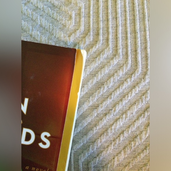 The Seven Husbands of Evelyn Hugo by Taylor Jenkins Reid - Picture 5 of 10